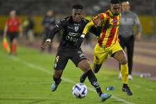 Anthony Landázuri en un partido con Independiente del Valle