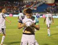 Jorge Valdez celebra su gol con el Macará ante Imbabura