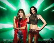 Ha Ash es un dúo musical estadounidense de pop country, formado por las hermanas Ashley Grace Pérez Mosa y Hanna Nicole Pérez Mosa en 2002. Han logrado gran éxito en Latinoamérica con canciones como Lo aprendí de ti y Perdón, perdón, obteniendo múltiples premios y reconocimientos a lo largo de su carrera.
