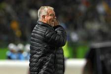 El entrenador paraguayo, Ever Hugo Almeida, en un partido con Mushuc Runa