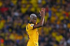 El delantero de la selección de Ecuador, Enner Valencia, en el partido contra Argentina por las Eliminatorias Sudamericanas