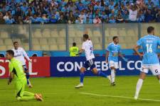 José Cevallos, jugador de Emelec celebra el gol ante Sporting Cristal