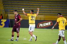 El delantero de Barcelona SC, Miguel Parrales, celebra su gol contra Vinotinto por la fecha 26 de la Loiga Ecuabet conectada por Xtrim