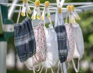 El uso diario de este elemento, vital para la protección contra el COVID-19, ha provocado que la ciudadanía en general las deseche sin ningún tipo de protocolo de cuidado. Pixabay