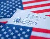 El programa de parole humanitario autoriza el ingreso temporal a Estados Unidos en situaciones de urgencia o necesidad excepcional.