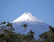 Fotografía de archico del volcán Sangay.