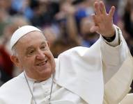 Fotografía de archivo del pasado 20 de noviembre de 2024 que muestra al papa Francisco durante una audiencia general en la Plaza de San Pedro en el Vaticano.