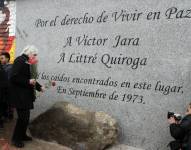 Homenaje a Víctor Jara y Littré Quiroga, en Santiago de Chile, en una fotografía de archivo