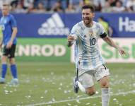 Messi anotó cinco goles en la victoria ante Estonia