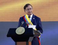 El presidente de Colombia, Gustavo Petro, pronuncia su discurso de investidura hoy, en la Plaza Bolívar de Bogotá (Colombia).