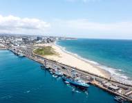 Vista aérea del puerto y las instalaciones de Autoridad Portuaria de Manta.