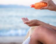 Los riesgos de utilizar bloqueadores solares falsificados son altos para la salud de la piel.