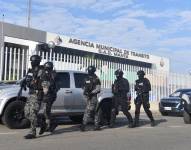 El 10 de julio, la Agencia de Tránsito de Manta fue intervenida por la Policía. Ocurrió luego de los allanamientos en la de Durán.