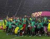 Los jugadores senegaleses se consegraron campeones en Camerún.