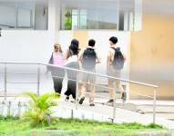 Estudiantes de Portoviejo ingresan a clases presenciales.