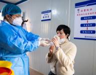 Diferentes expertos en salud chinos señalaron hoy que son varias las razones que han llevado a un aumento de casos graves de covid en Pekín y destacaron que el norte del país, donde se halla la capital, suele registrar más infecciones respiratorias en invierno.