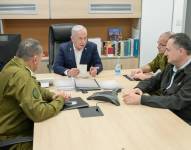 El primer ministro Benjamin Netanyahu realizó recientemente una evaluación de la situación de seguridad en el Kirya en Tel Aviv con el ministro de Defensa, Yisrael Katz, y los jefes del establecimiento de defensa.