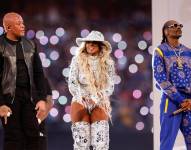 Inglewood (United States), 13/02/2022.- (L-R) Dr. Dre, Mary J. Blige and Snoop Dogg during the halftime show of Super Bowl LVI at SoFi Stadium in Inglewood, California, USA, 13 February 2022. The annual Super Bowl is the Championship game of the NFL between the AFC Champion and the NFC Champion and has been held every year since January of 1967. EFE/EPA/JOHN G. MABANGLO