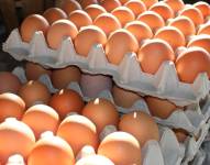 En los mercados de la ciudad se ofrecían cubetas entre 4,50 y 5 dólares y los huevos no eran grandes, había pequeños y medianos.