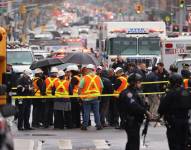 Equipos de emergencia están en el área.