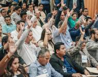 Luis Chonillo, alcalde de Durán, en la esquina inferior derecho de la fotografía, durante una sesión del Consejo Provincial.