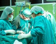 Imagen referencial. En 2020 se realizaron 2.873 cirugías a pacientes oncológicos en los hospitales de Solca.