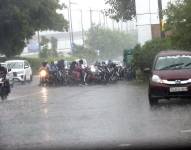 Este es el tercer día consecutivo de fuertes lluvias en el norte de la India; se espera que la situación se mantenga en durante los próximos días.