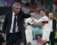 GR6081. DOHA (CATAR), 10/12/2022.- El seleccionador de Portugal Fernando Santos hoy, en un partido de los cuartos de final del Mundial de Fútbol Qatar 2022 entre Marruecos y Portugal en el estadio Al Zumama en Doha (Catar). EFE/ Juan Ignacio Roncoroni