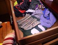 Se registraron 25.000 dólares, libros de control de viajeros, celulares, computadores y documentos de viaje. Foto: Ministerio de Gobierno