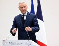 El ministro galo de Economía y Finanzas, Bruno Le Maire, durante la conferencia de prensa este martes tras la presentación por el Gobierno del nuevo plan de reforma de las pensiones en Francia. EFE/EPA/BERTRAND GUAY / POOL MAXPPP OUT