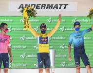 El ecuatoriano celebra su triunfo en el Tour de Suiza.