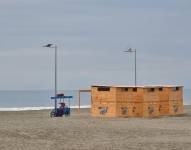 Imagen referencial de una playa de Manta.