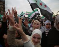 Los sirios de Aleppo, en el norte del país, celebran y participan en el Festival de la Liberación.