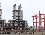 Imagen de la barcaza turca de Karpowership en Ecuador.