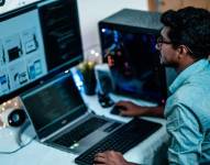 Los jóvenes pueden presentar la solicitud en línea.