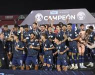 Independiente Rivadavia de Argentina consiguió alzar la copa nacional de Argentina.