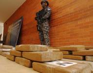La droga, presunta cocaína según dijo a Efe una fuente oficial, estaba distribuida en 8 maletines hallados en un contenedor de un buque en tránsito por Panamá.