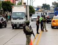 Policías y miliatares en Guayaquil