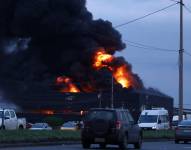 Incendio en Durán consume bodega de una importadora de llantas