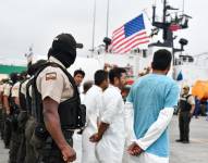 Al puerto de Manta llegaron 18 detenidos y 10.3 toneladas de drogas, como resultado de operativos realizados en conjunto entre guardacostas de Ecuador y Estados Unidos.