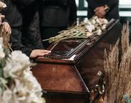 Imagen referencial para graficar un funeral.