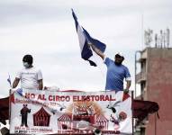 En el mismo país han llamado 'circo electoral' a los actuales comicios.