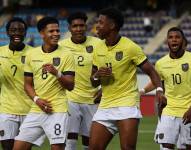 Los jugadores de Ecuador celebrando el gol de John Mercado.