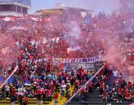 La hinchada de El Nacional en el partido ante Liga de Quito por la fecha 26 de la Liga Ecuabet conectada por Xtrim