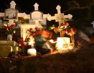 Los horarios de visita en los cementerios del país se ampliaron hasta el miércoles 3 de noviembre para evitar aglomeraciones. API/Archivo