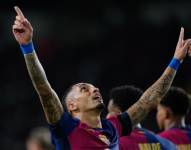 Raphinha, delantero del FC Barcelona anotó un doblete en la victoria ante el Benfica.