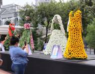 Decenas de personas llegaron hasta este sitio para deleitarse con estas 148 figuras llenas de color. Ecuavisa