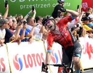 Phil Bauhaus festeja su victoria en la quinta etapa de la Vuelta a Polonia.