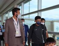 El ministro del Deporte, Sebastián Palacios, recibió a Carapaz en la capital de la república.