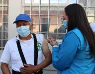 Personal del Ministerio de Salud atendió a los usuarios que acudieron a los puntos de vacunación.